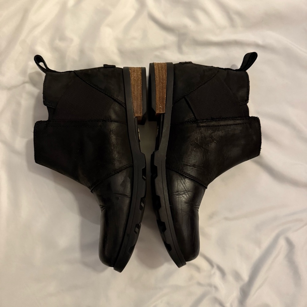 Like New Sorel Emelie I Waterproof Leather Chelsea Boot - Picture 7 of 8
